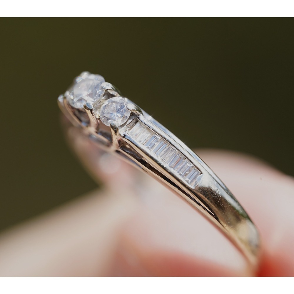 Vintage 14k Solid White Gold Natural Round Bagutte Diamond Ring - Size 8 3.1g - Picture 4 of 12